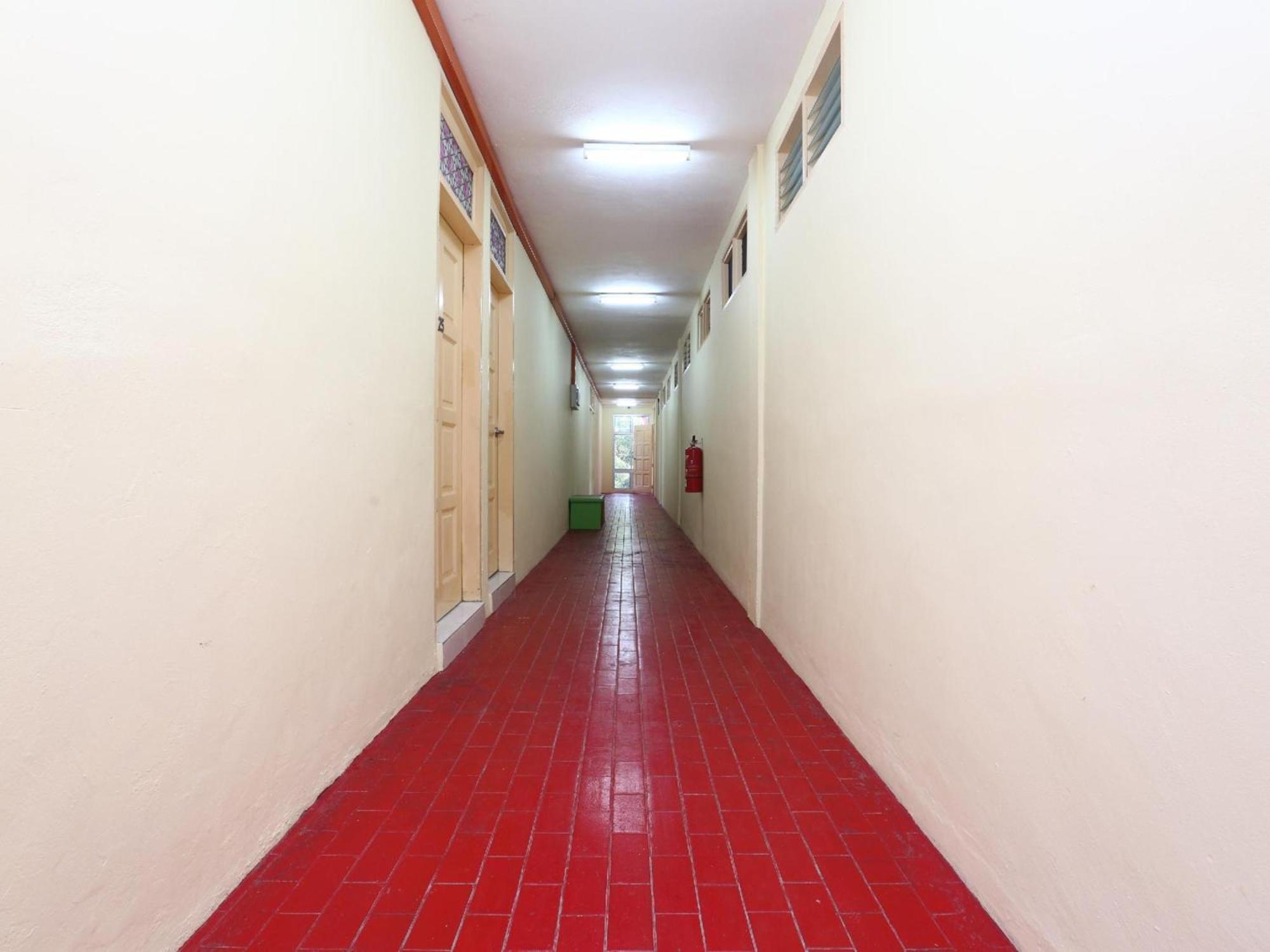 Hotel Super Oyo 89640 Pelangi 2*
