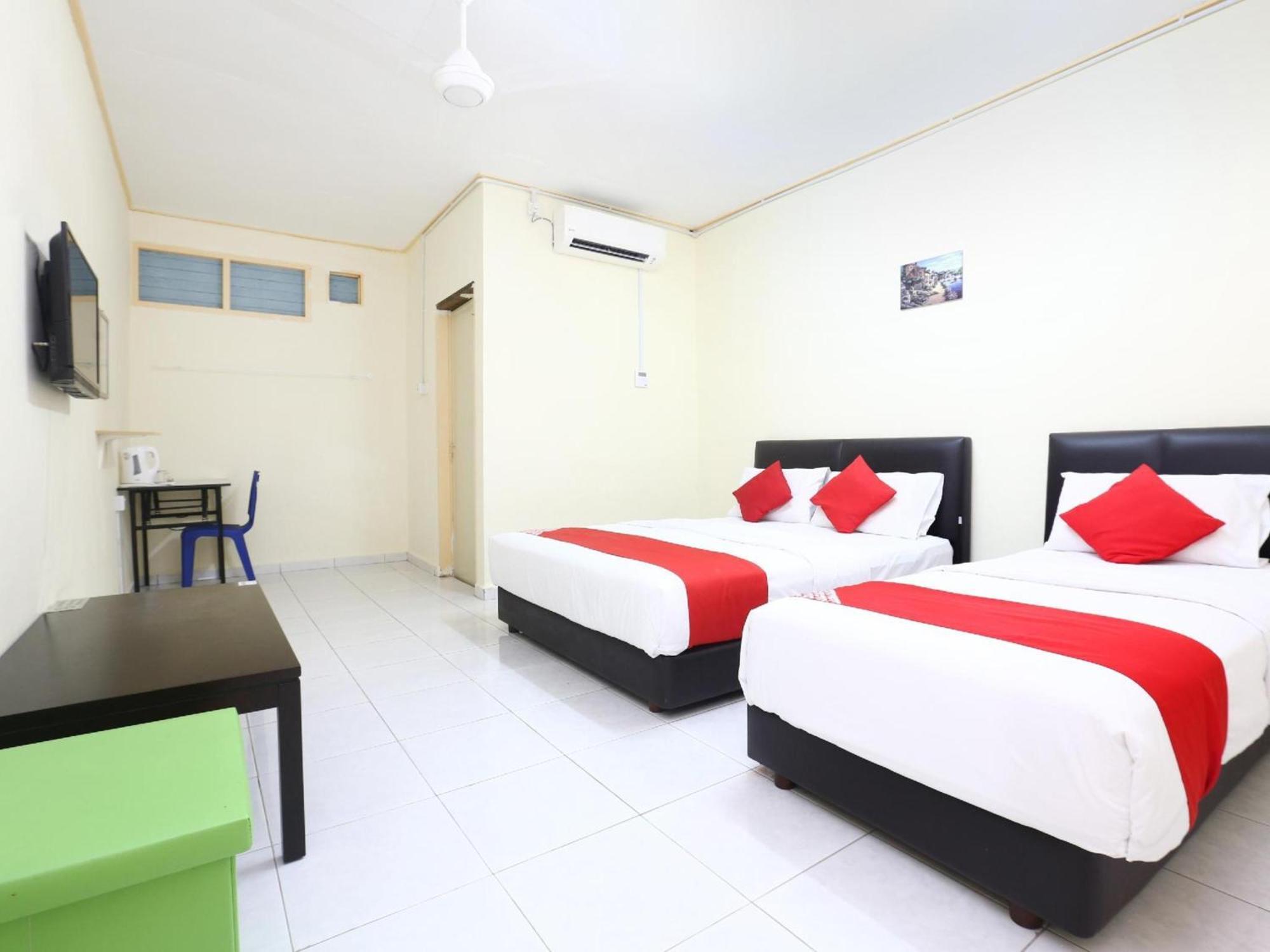 Super Oyo 89640 Pelangi Hotel 2*