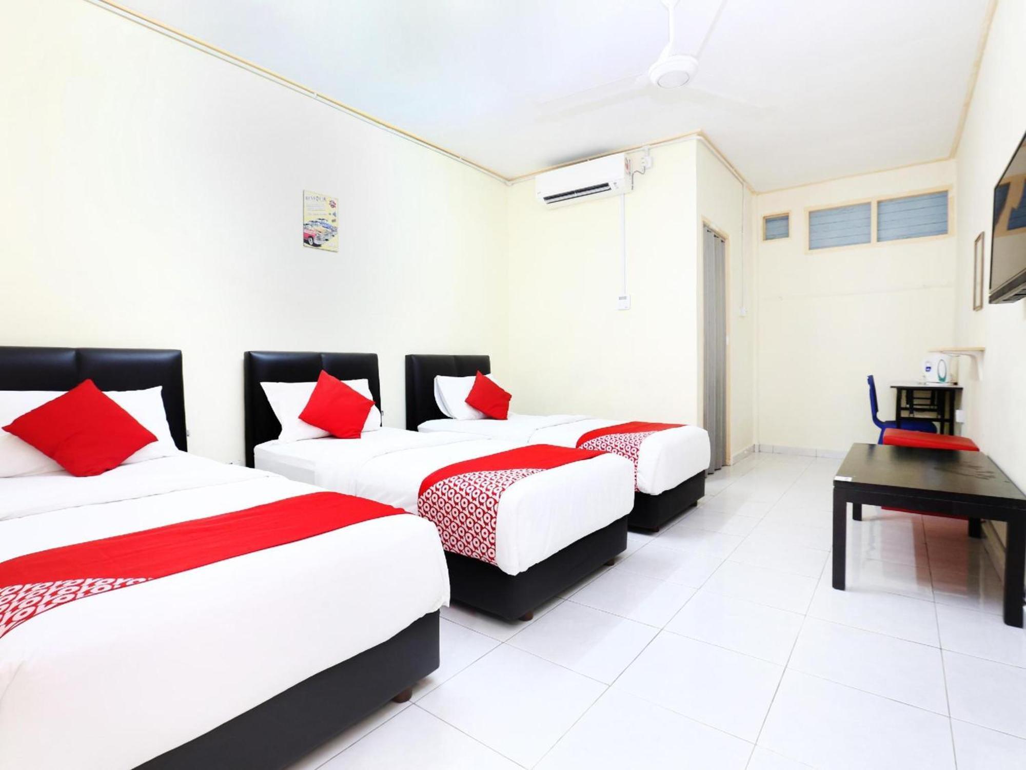 Hotel Super Oyo 89640 Pelangi 2*
