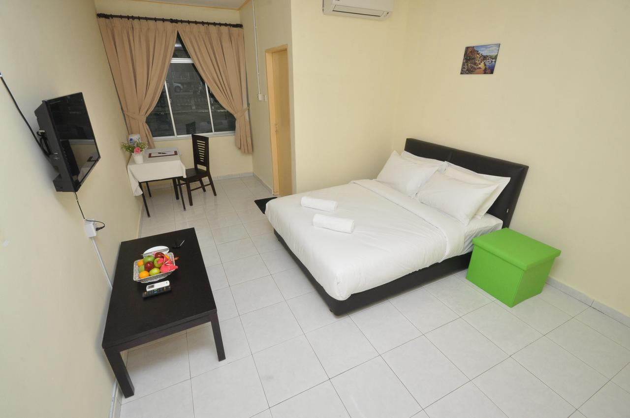 Hotel Super Oyo 89640 Pelangi 2*